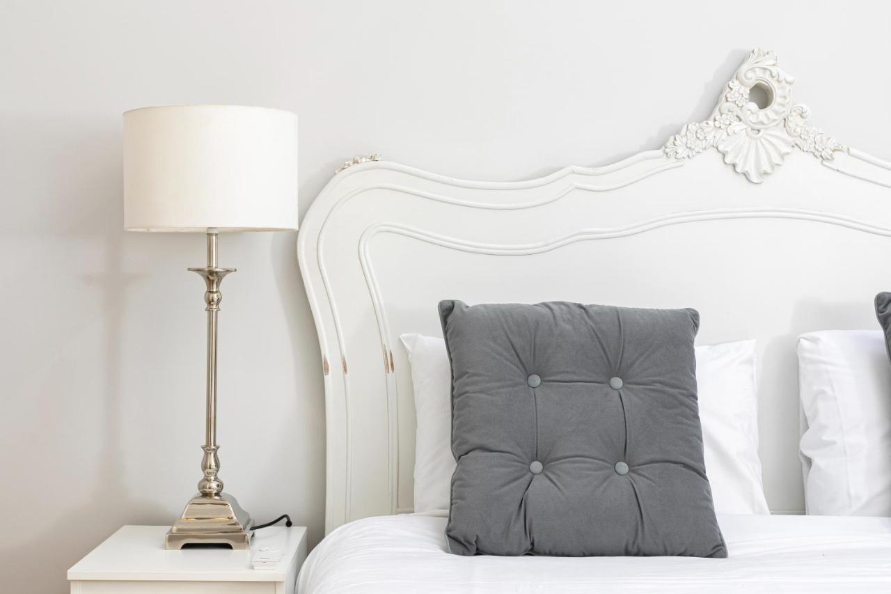 Penthousestays Notting Hill - Spacious 3 Bedroom King Bed Apartment - Near Portobello Road & Kensington High Street Λονδίνο Εξωτερικό φωτογραφία