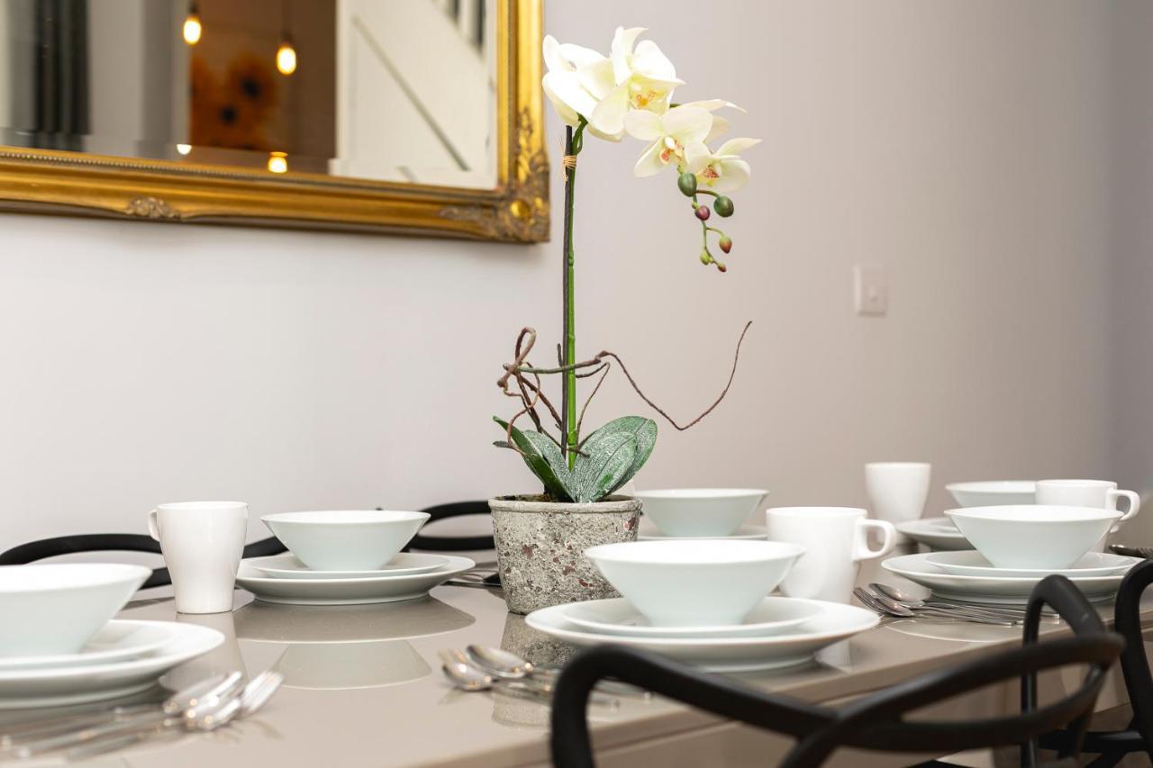 Penthousestays Notting Hill - Spacious 3 Bedroom King Bed Apartment - Near Portobello Road & Kensington High Street Λονδίνο Εξωτερικό φωτογραφία