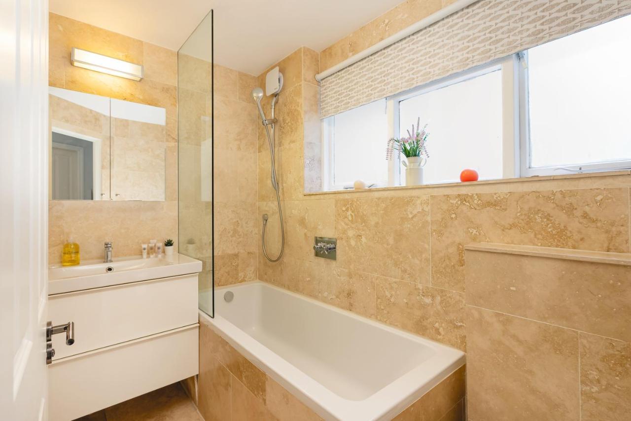 Penthousestays Notting Hill - Spacious 3 Bedroom King Bed Apartment - Near Portobello Road & Kensington High Street Λονδίνο Εξωτερικό φωτογραφία