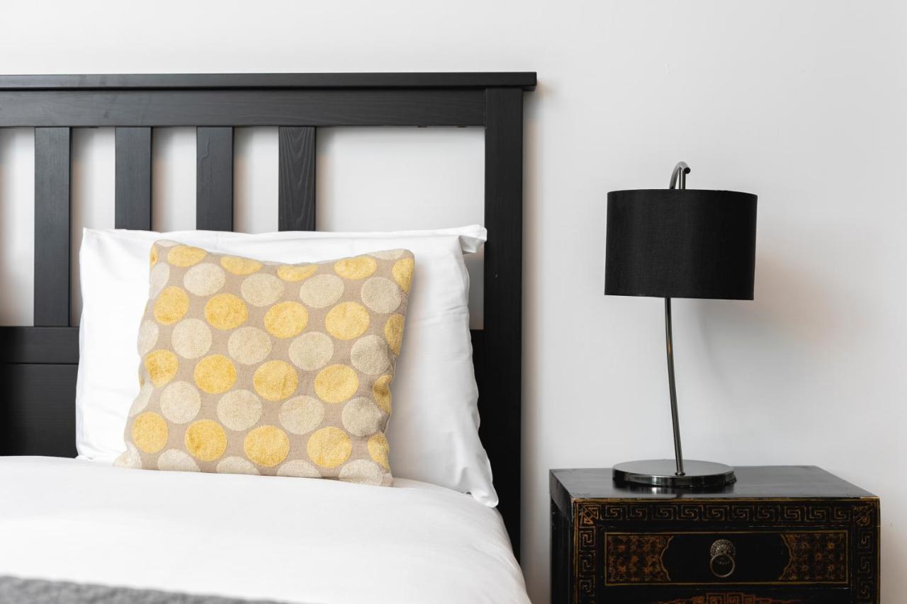 Penthousestays Notting Hill - Spacious 3 Bedroom King Bed Apartment - Near Portobello Road & Kensington High Street Λονδίνο Εξωτερικό φωτογραφία
